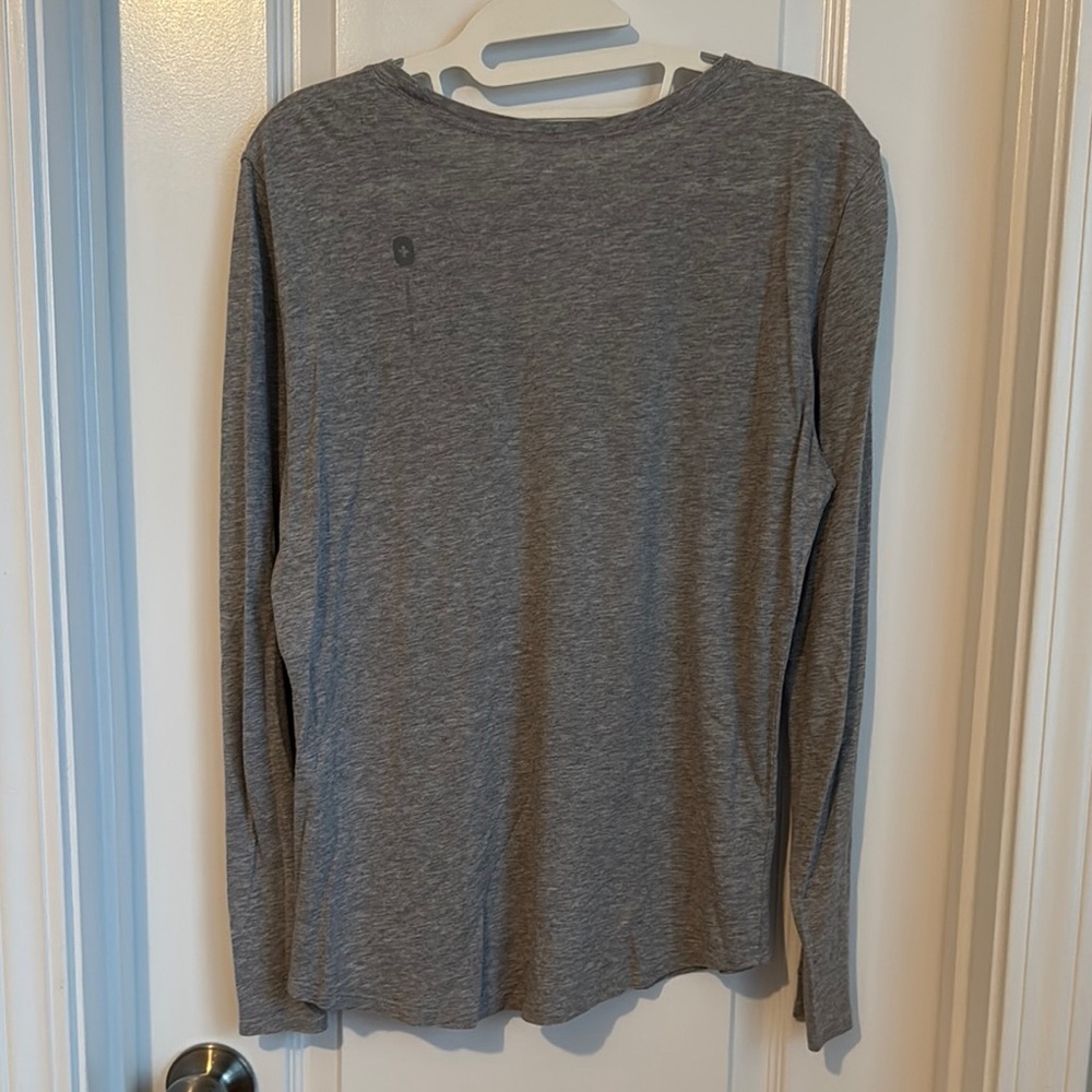 Figs Ultra-Soft Underscrub shirt - Picture 5 of 7